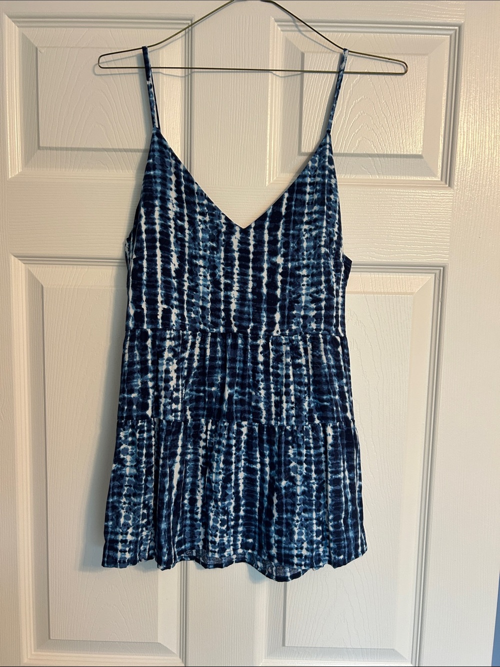 Old Navy Blue and White Tie-Dye V-Neck Spaghetti Strap Camisole